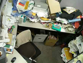 messy-office