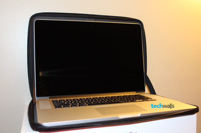 Clamshell design helps using MacBook without taking it out.