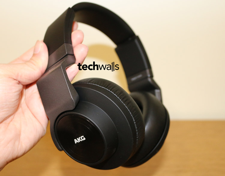 AKG K545 Studio-Quality Closed-Back Headphones Review AKG K545 Studio-Quality Closed-Back Headphones Review
