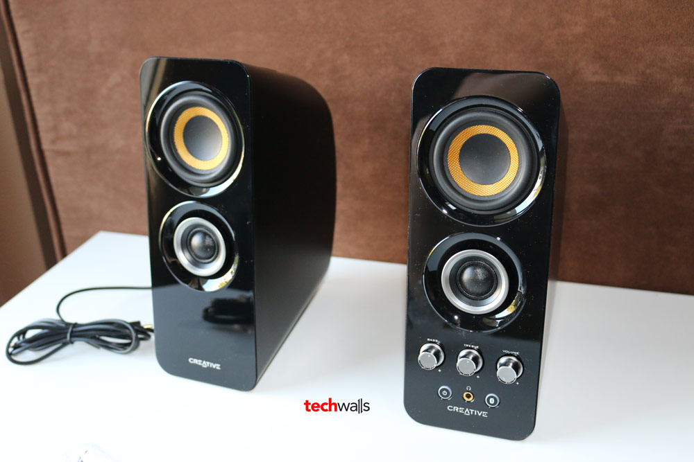 the creative t30 wireless computer speakers