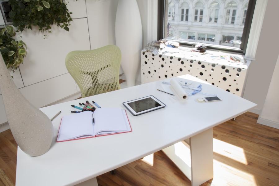 Charge Smartphones Wirelessly On Dupont Corian Solid Surface