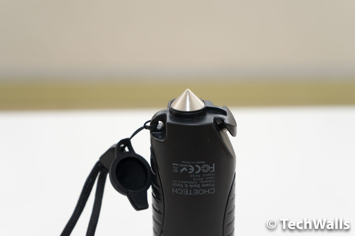 choetech-emergency-flashlight-2