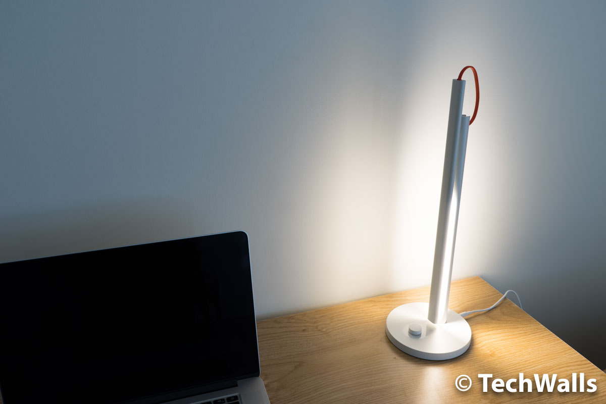 Artist throne Attentive Xiaomi Smart LED Desk Lamp Review - A Connected Lamp with Minimalist Design