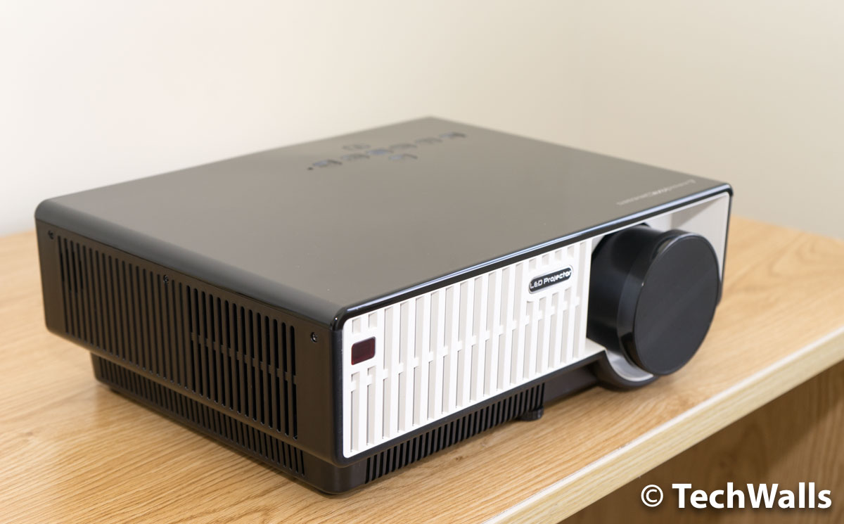 PRW330-projector-1