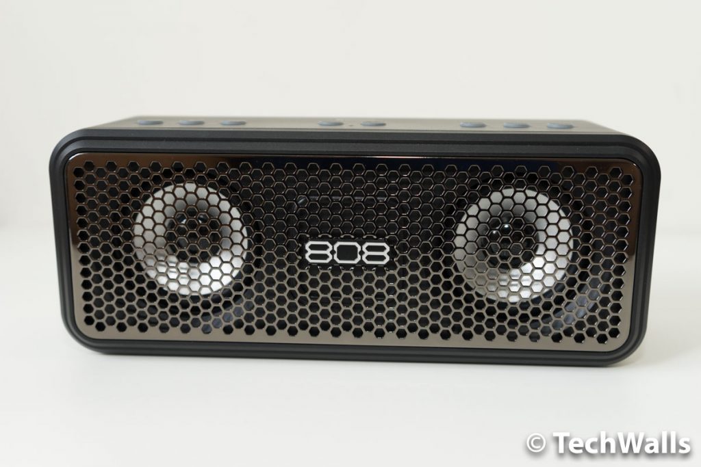 808 LXS Wireless Speaker Review - Powerful Enough for Outdoor Use?