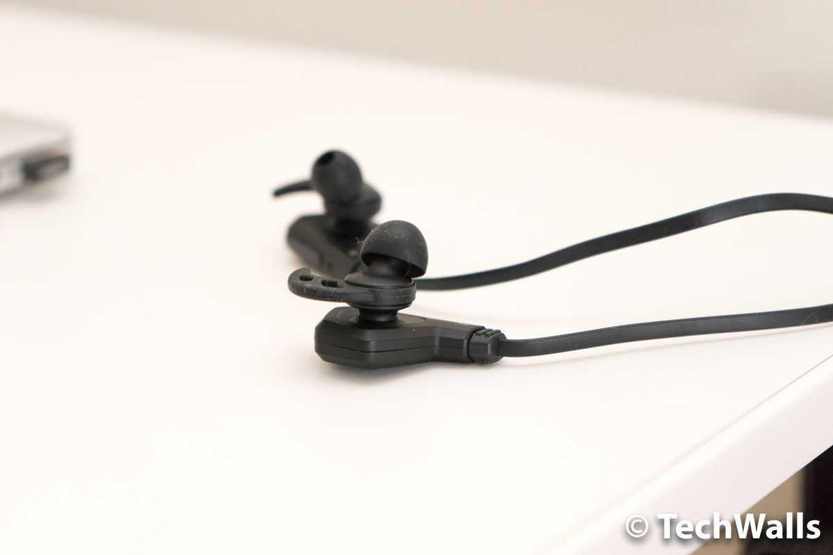 j-l-100-earphones-2