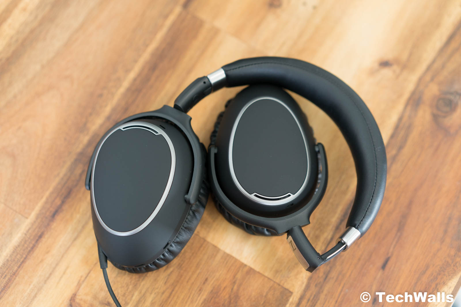 Sennheiser PXC 480 Active Noise-Canceling Headphones Review