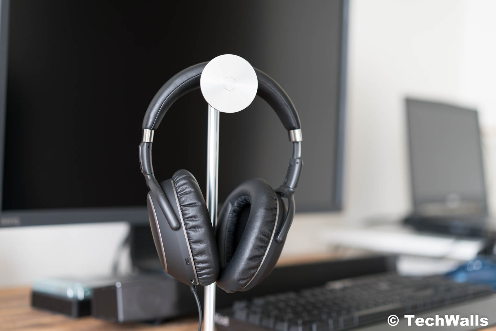 Sennheiser PXC 480 Active Noise-Canceling Headphones Review