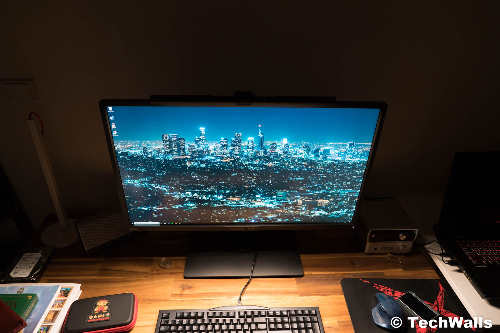 BenQ ScreenBar Plus e-reading lamp Review 