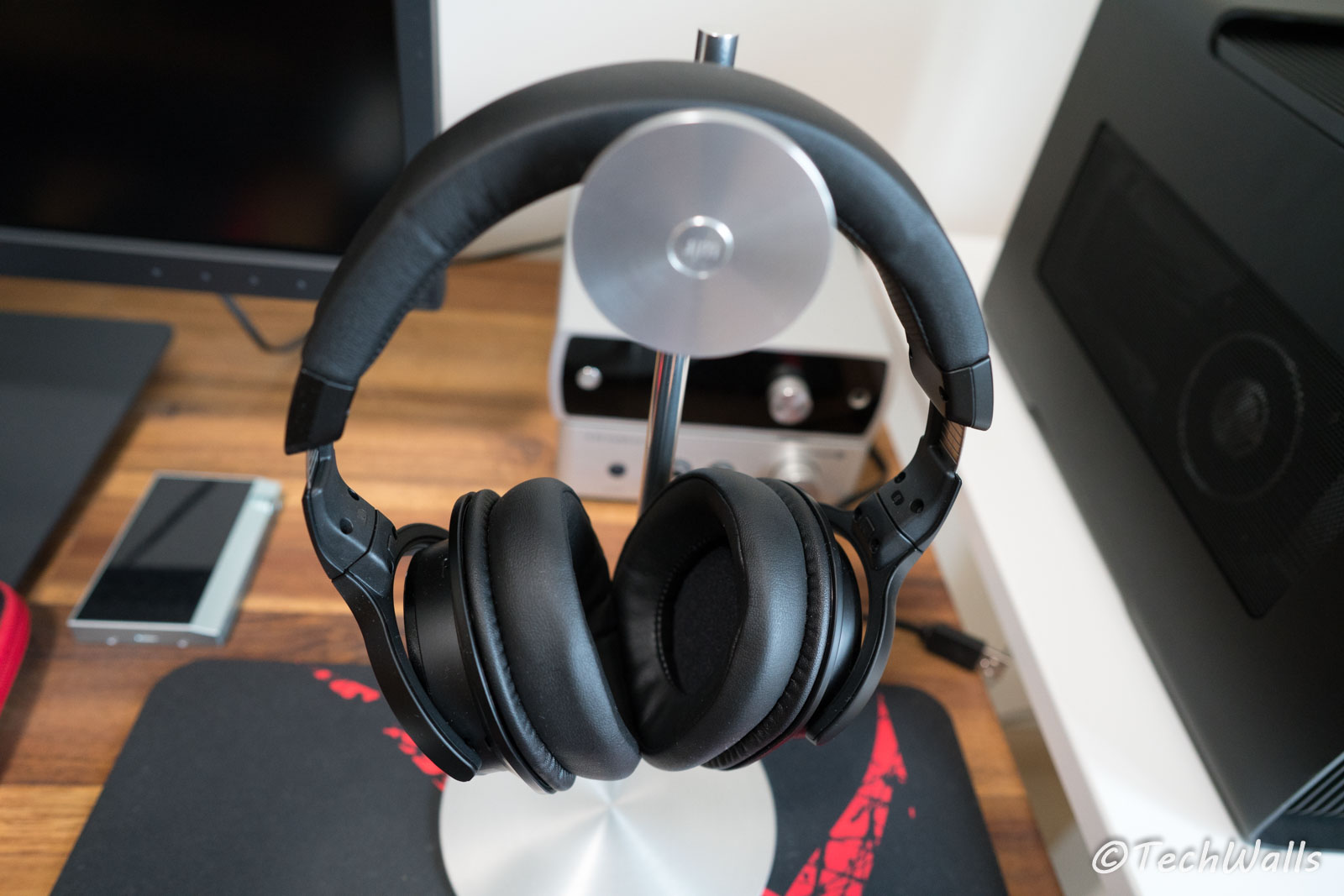 Audio-Technica ATH-WS990BT Solid Bass Wireless Headphones Review 