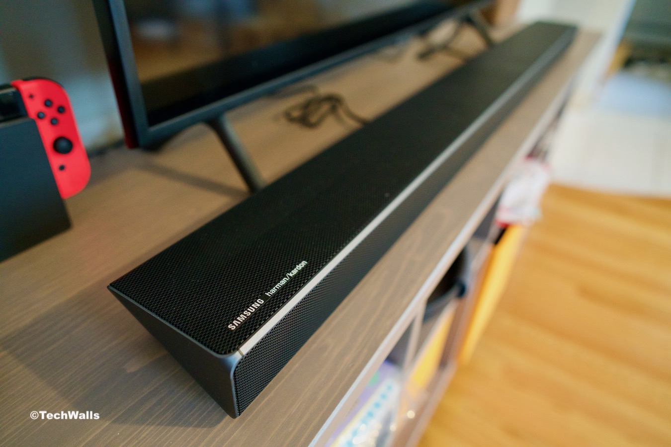 Dokter het winkelcentrum Uitgang Samsung Harman Kardon 3.1.2 Dolby Atmos Soundbar HW-Q70R Review - Many  Reasons To Buy It - TechWalls