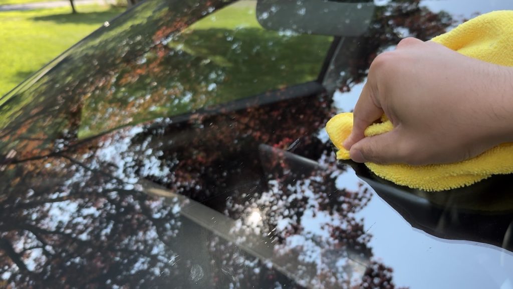 An Easy Way to Clean Pine Sap from Your Car’s Windshield TechWalls